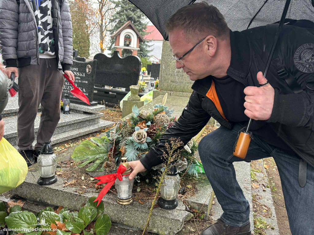 Włocławskie szkoły pamiętają o zmarłych