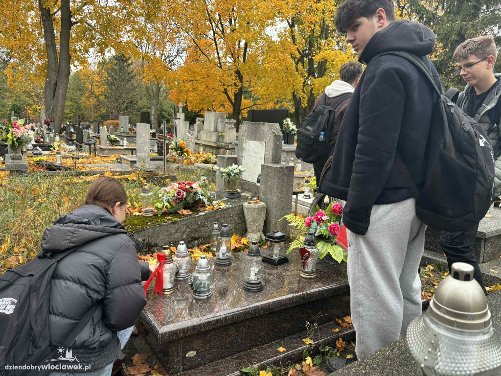 Włocławskie szkoły pamiętają o zmarłych