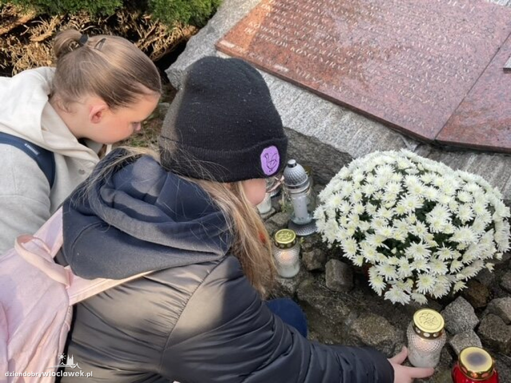 Włocławskie szkoły pamiętają o zmarłych