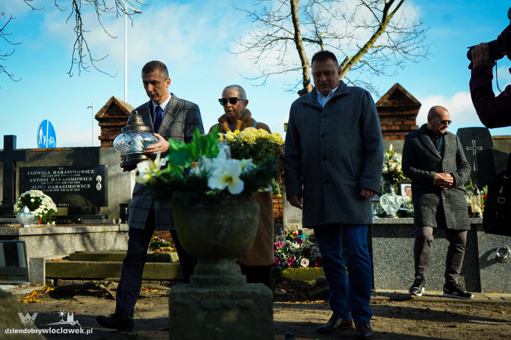 Władze miasta zapaliły znicze na grobach zasłużonych włocławian