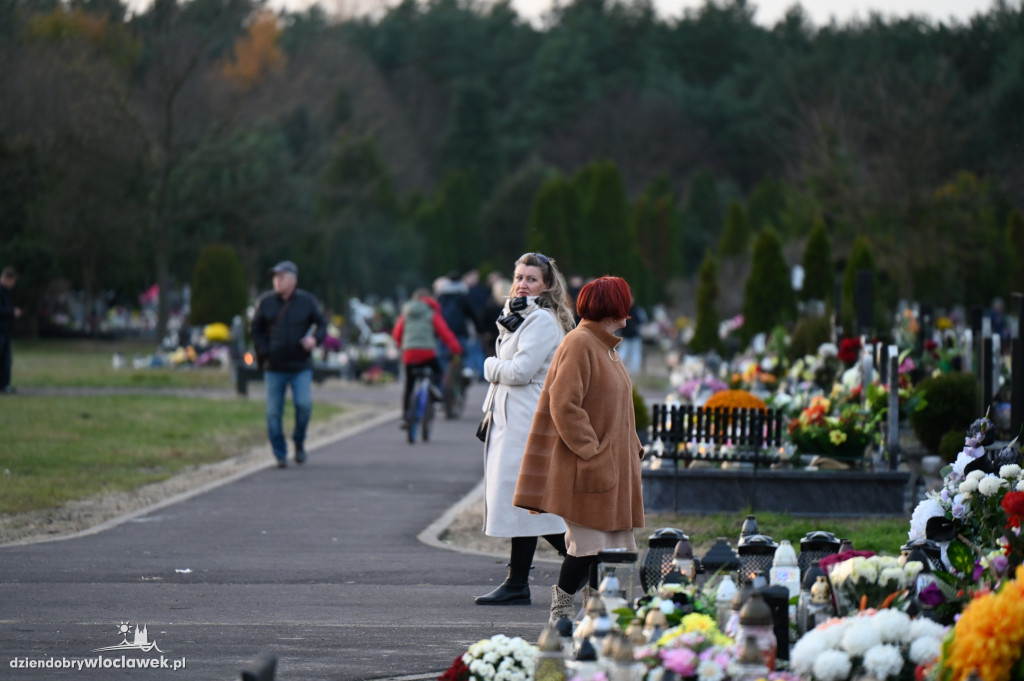 Wszystkich Świętych 2025: Cmentarz w Pińczacie