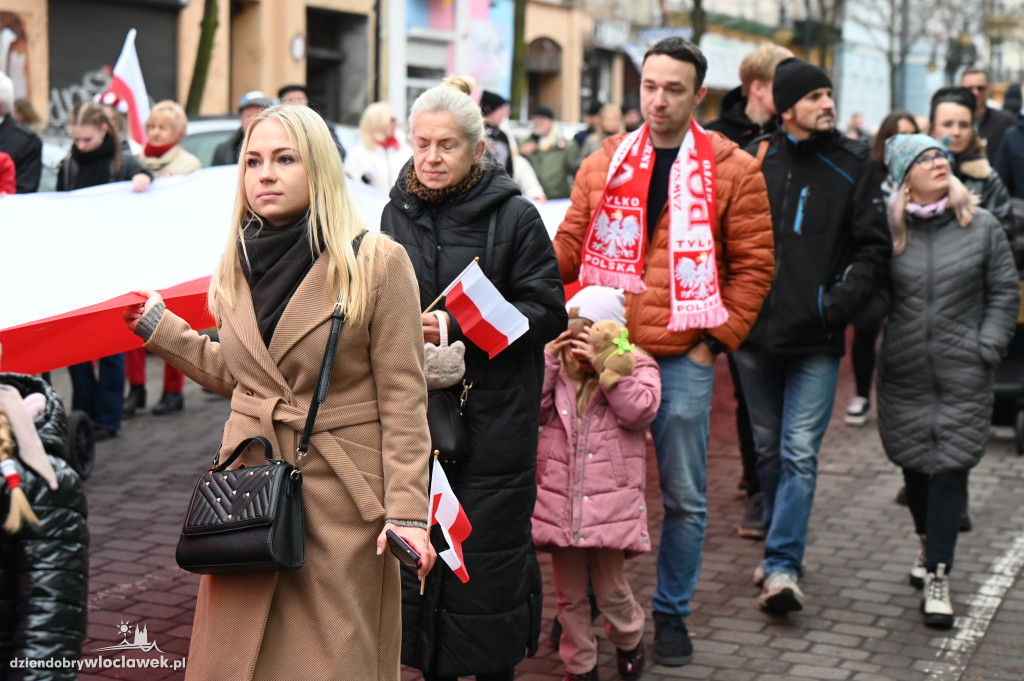 11.XI - przemarsz z Biało-Czerwoną
