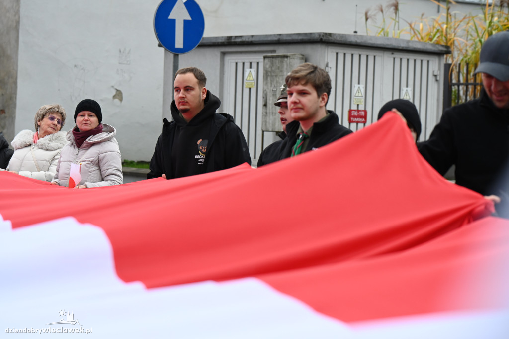 11.XI - przemarsz z Biało-Czerwoną