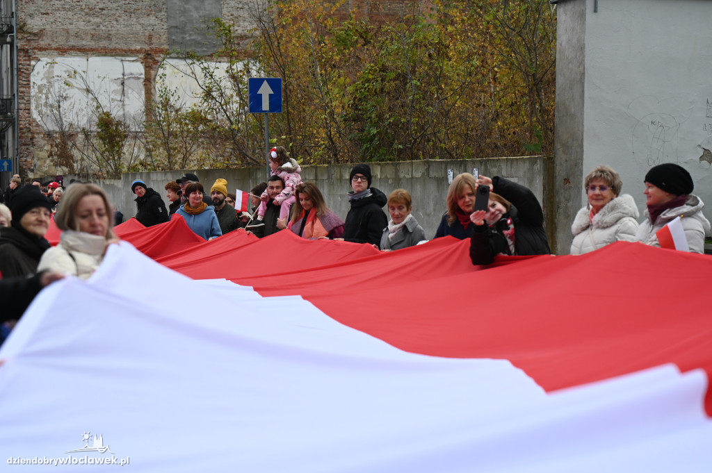 11.XI - przemarsz z Biało-Czerwoną