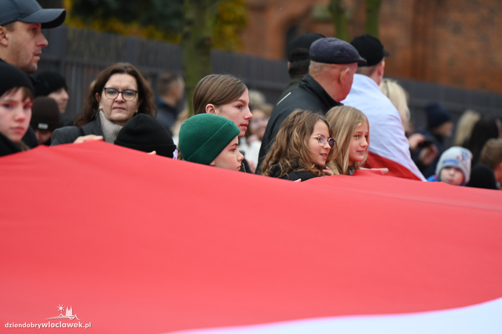 11.XI - przemarsz z Biało-Czerwoną