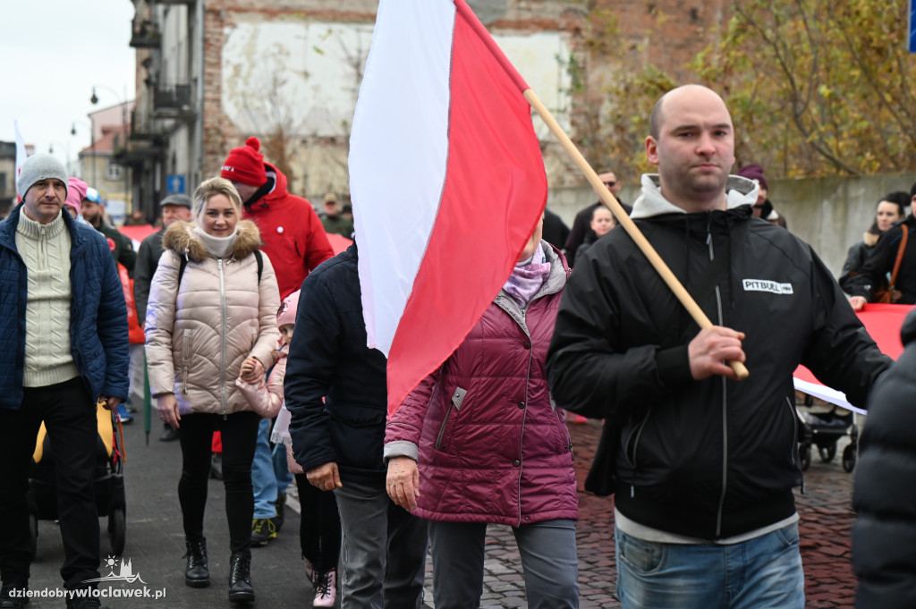 11.XI - przemarsz z Biało-Czerwoną