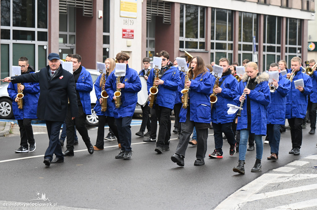 11.XI - obchody na placu Wolności
