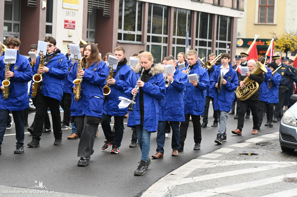11.XI - obchody na placu Wolności