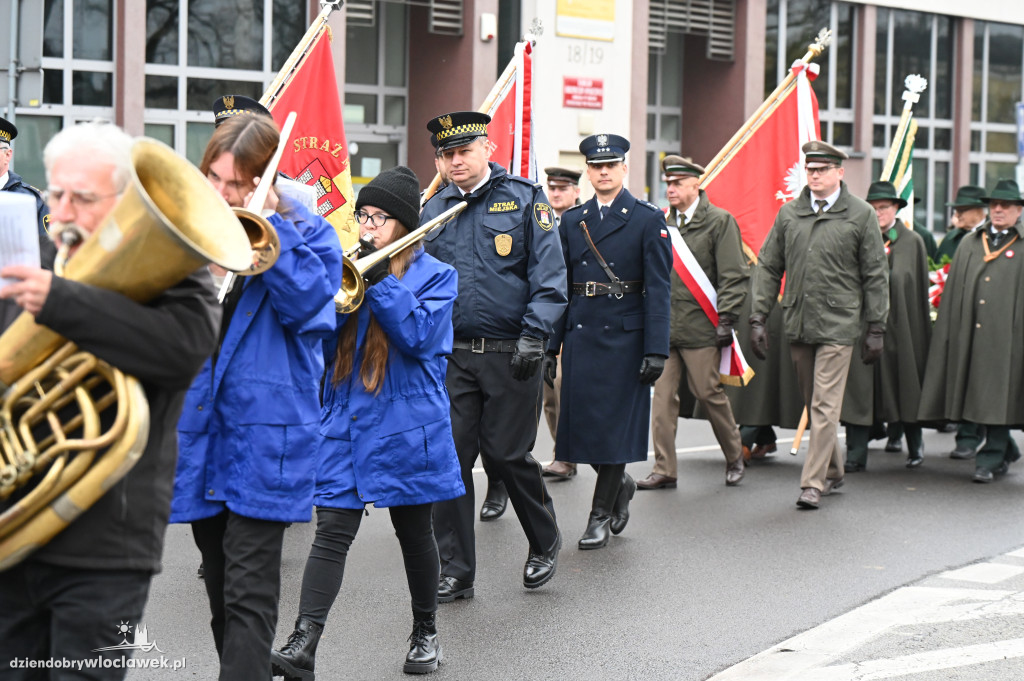 11.XI - obchody na placu Wolności