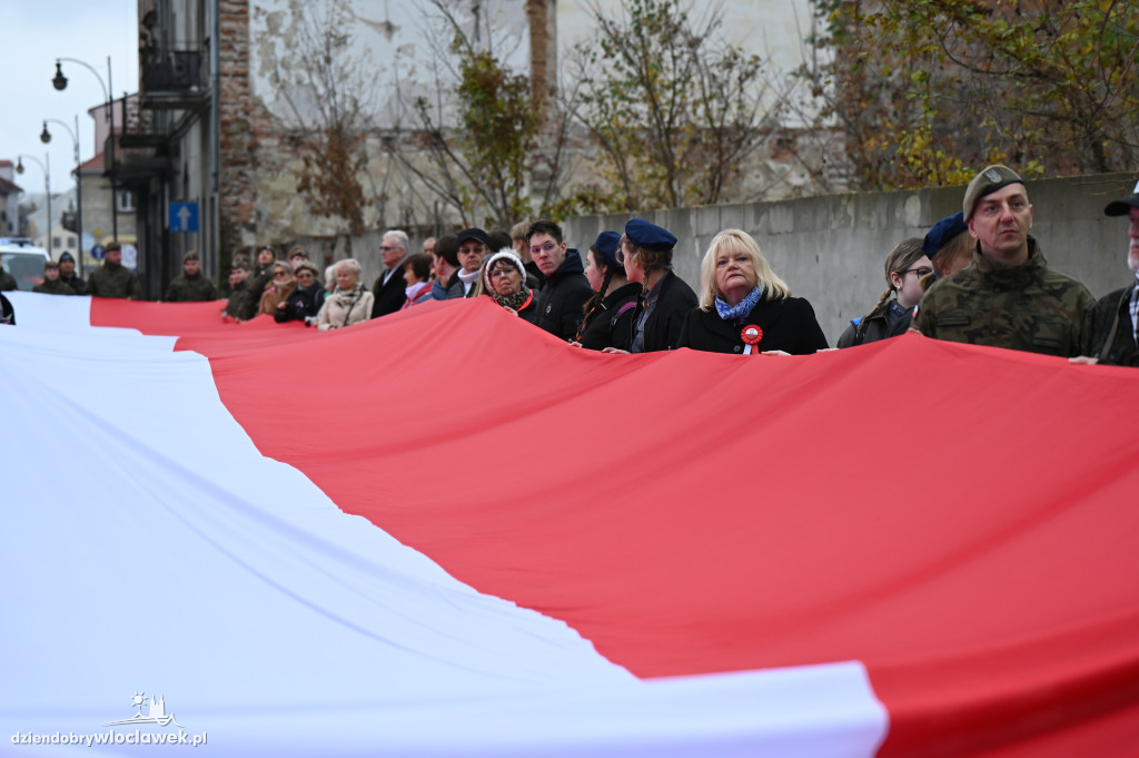 11.XI - przemarsz z Biało-Czerwoną