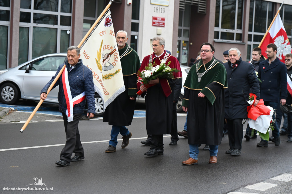11.XI - obchody na placu Wolności