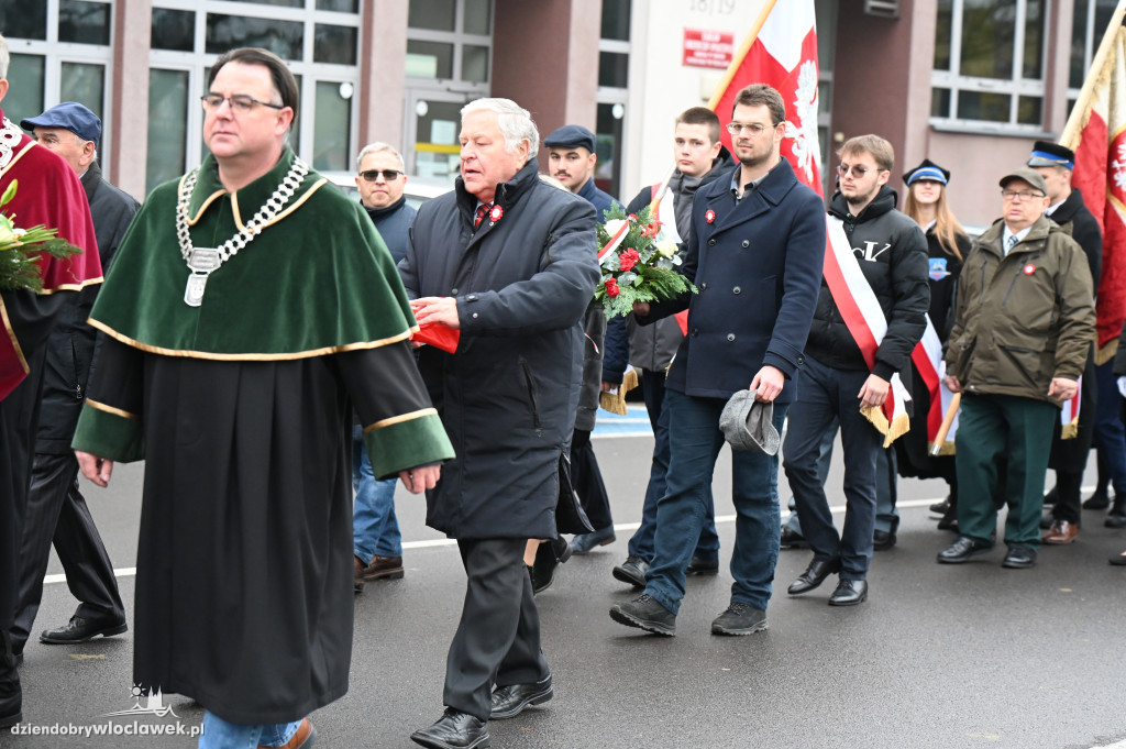 11.XI - obchody na placu Wolności