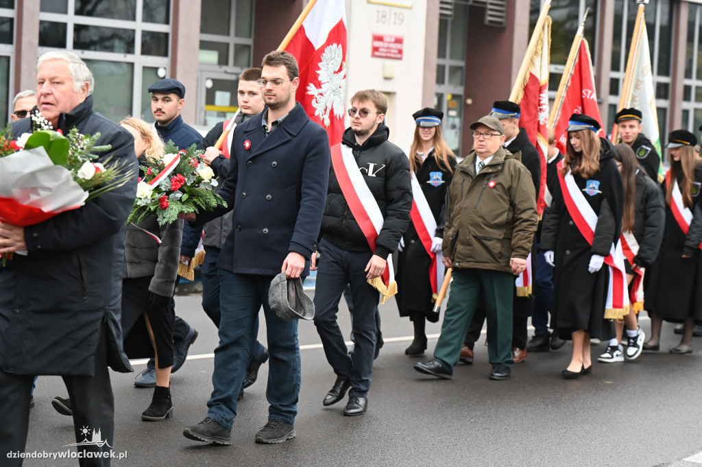 11.XI - obchody na placu Wolności