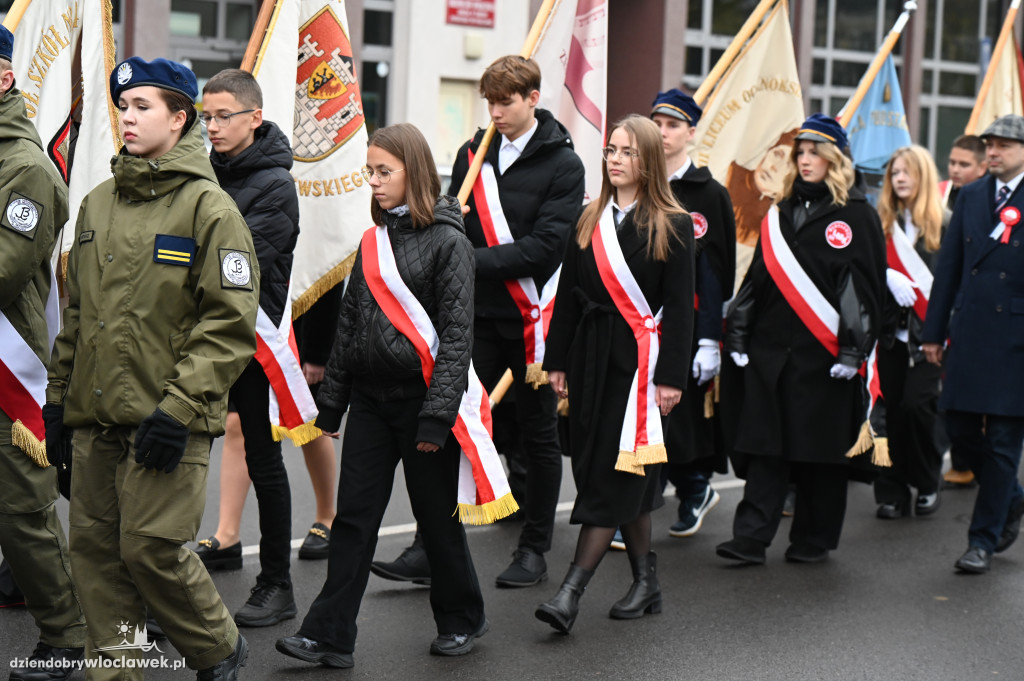 11.XI - obchody na placu Wolności