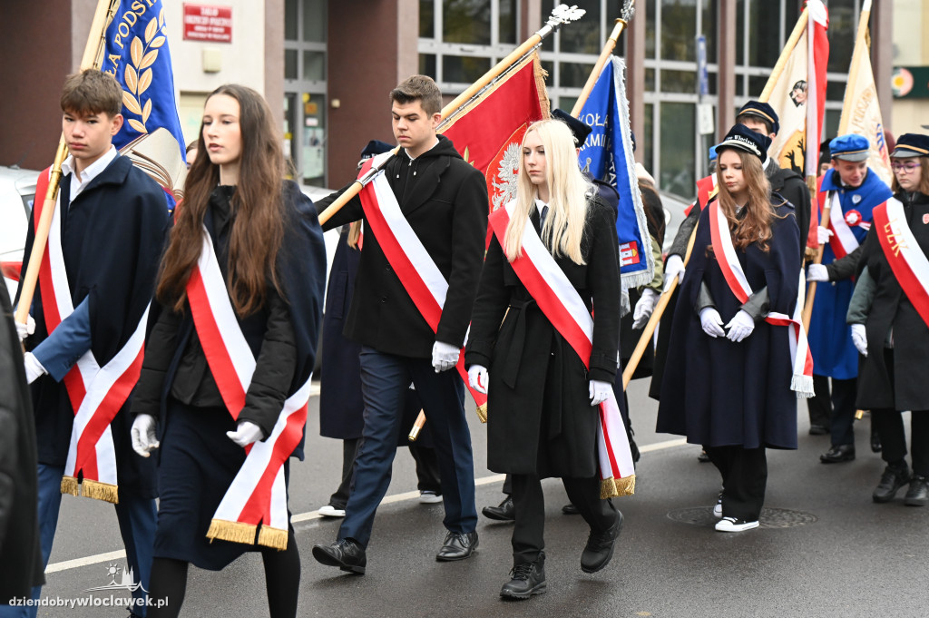 11.XI - obchody na placu Wolności