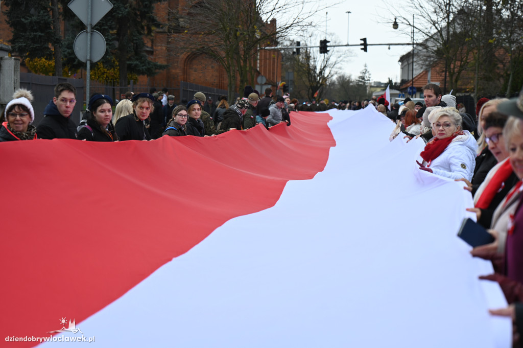 11.XI - przemarsz z Biało-Czerwoną