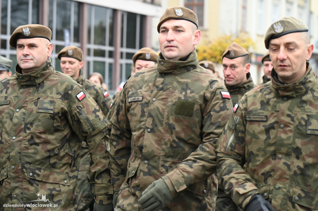 11.XI - obchody na placu Wolności