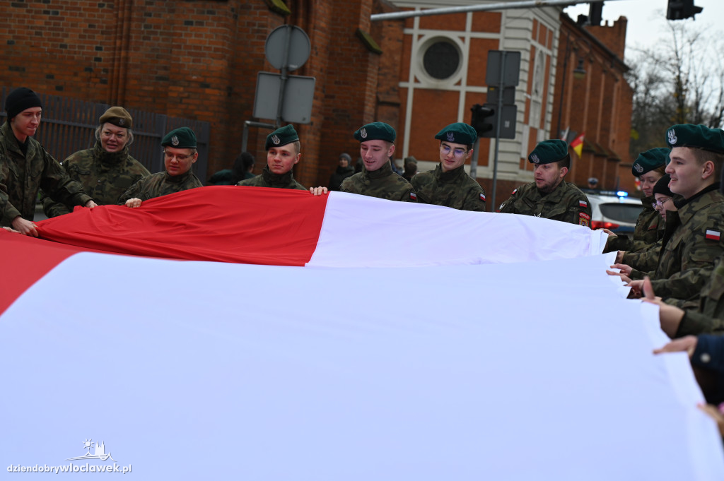 11.XI - przemarsz z Biało-Czerwoną