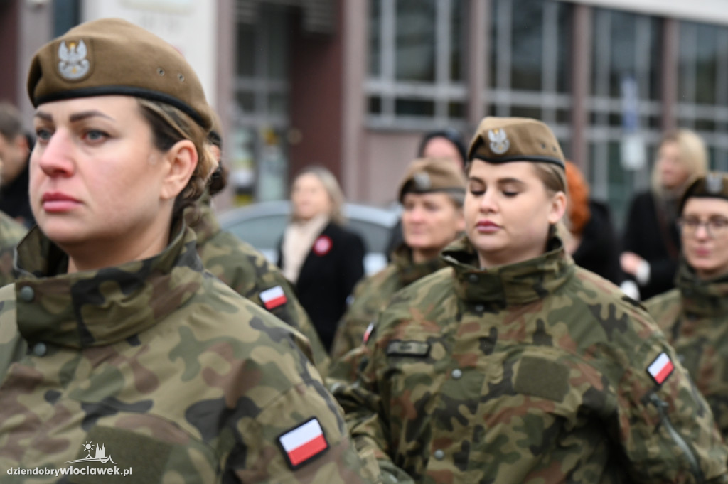 11.XI - obchody na placu Wolności