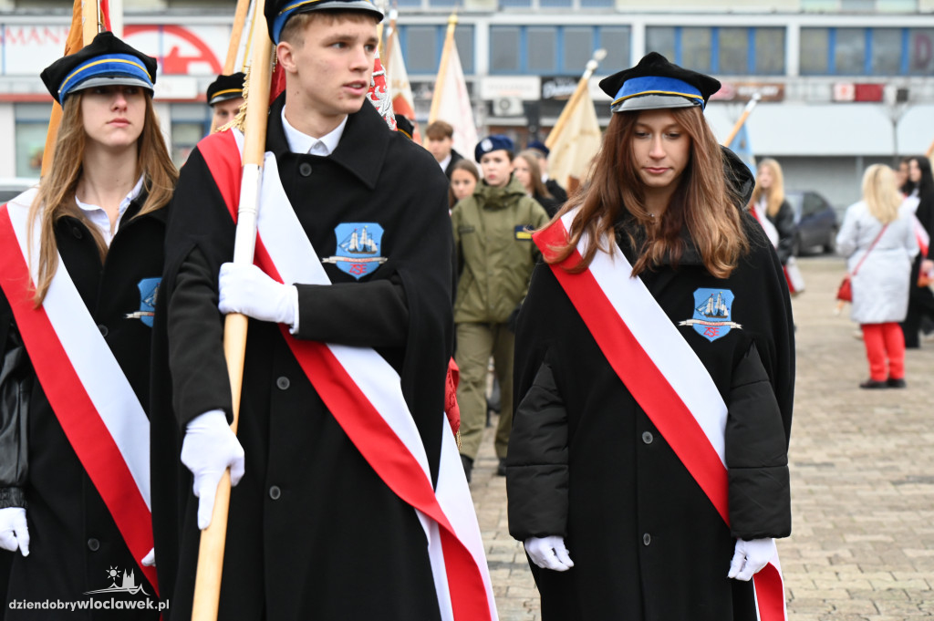 11.XI - obchody na placu Wolności
