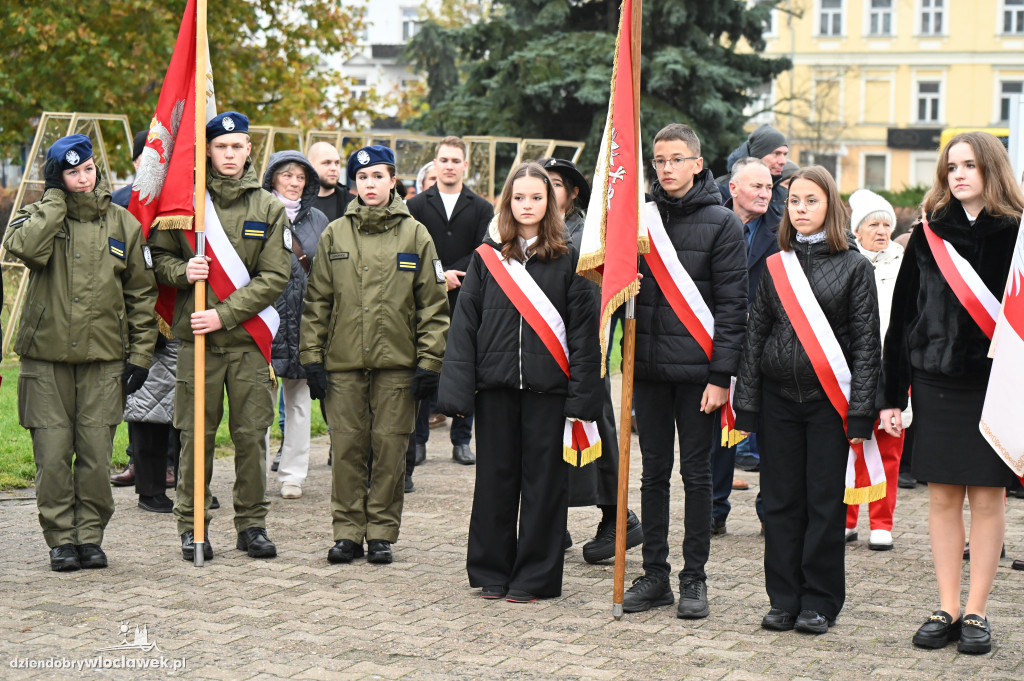 11.XI - obchody na placu Wolności