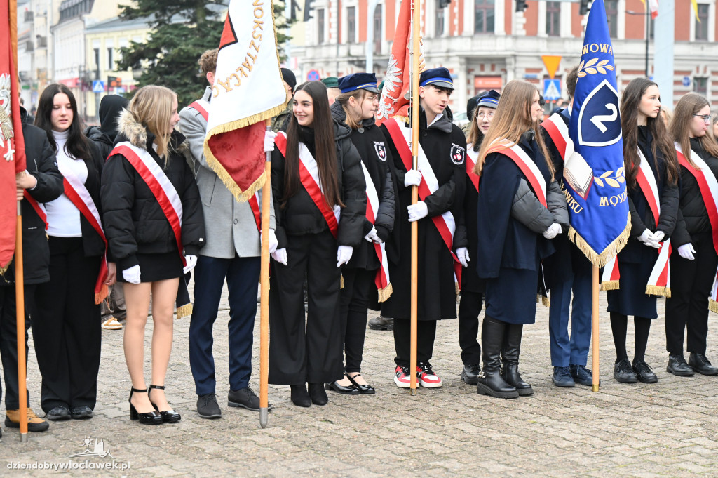 11.XI - obchody na placu Wolności
