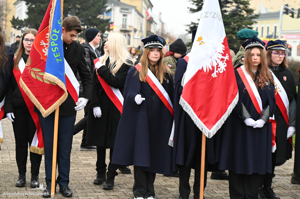 11.XI - obchody na placu Wolności
