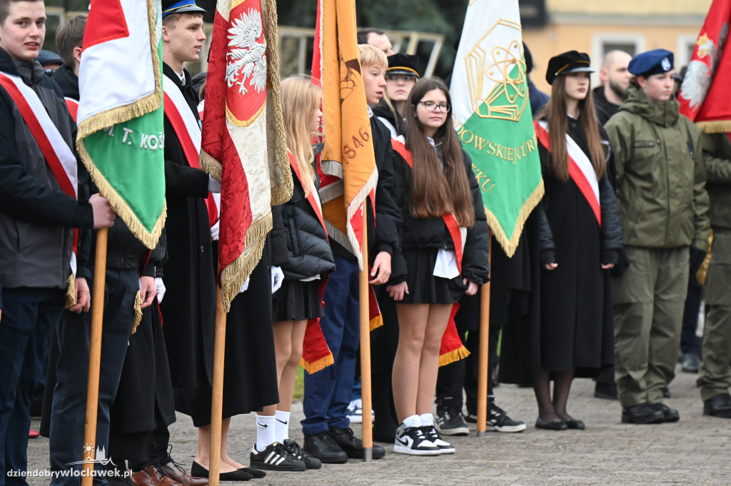 11.XI - obchody na placu Wolności