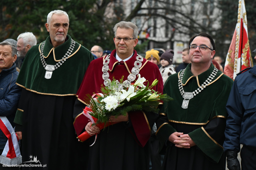 11.XI - obchody na placu Wolności