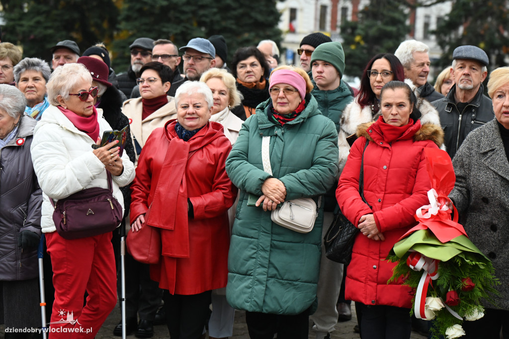 11.XI - obchody na placu Wolności