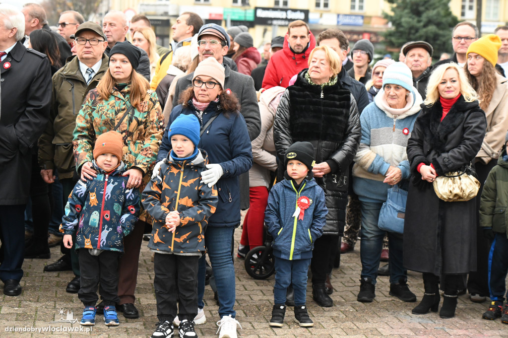 11.XI - obchody na placu Wolności