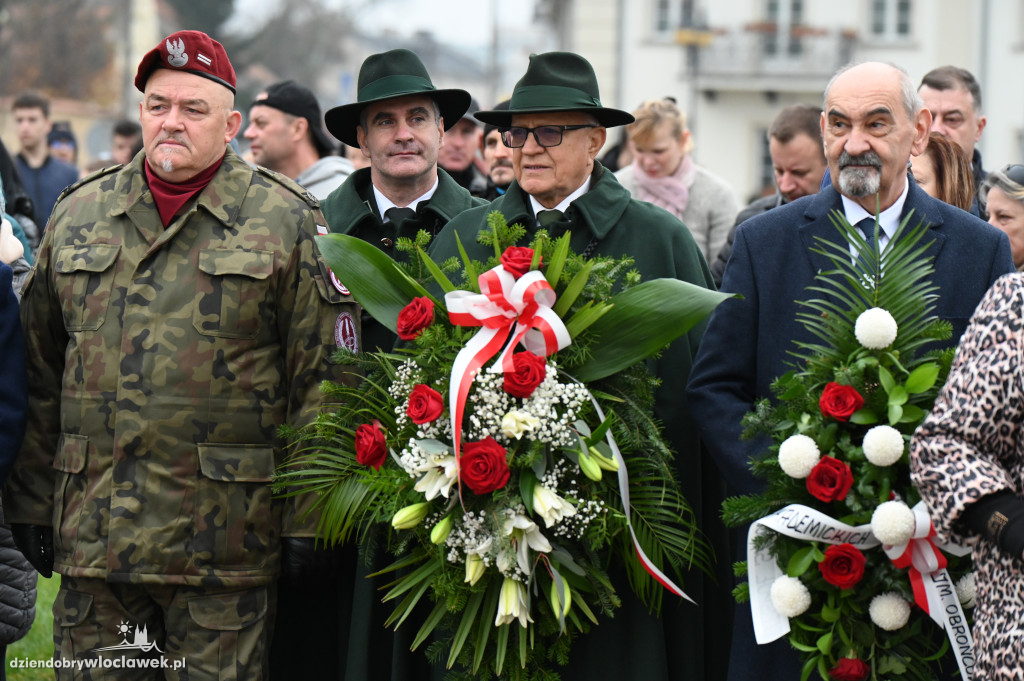 11.XI - obchody na placu Wolności