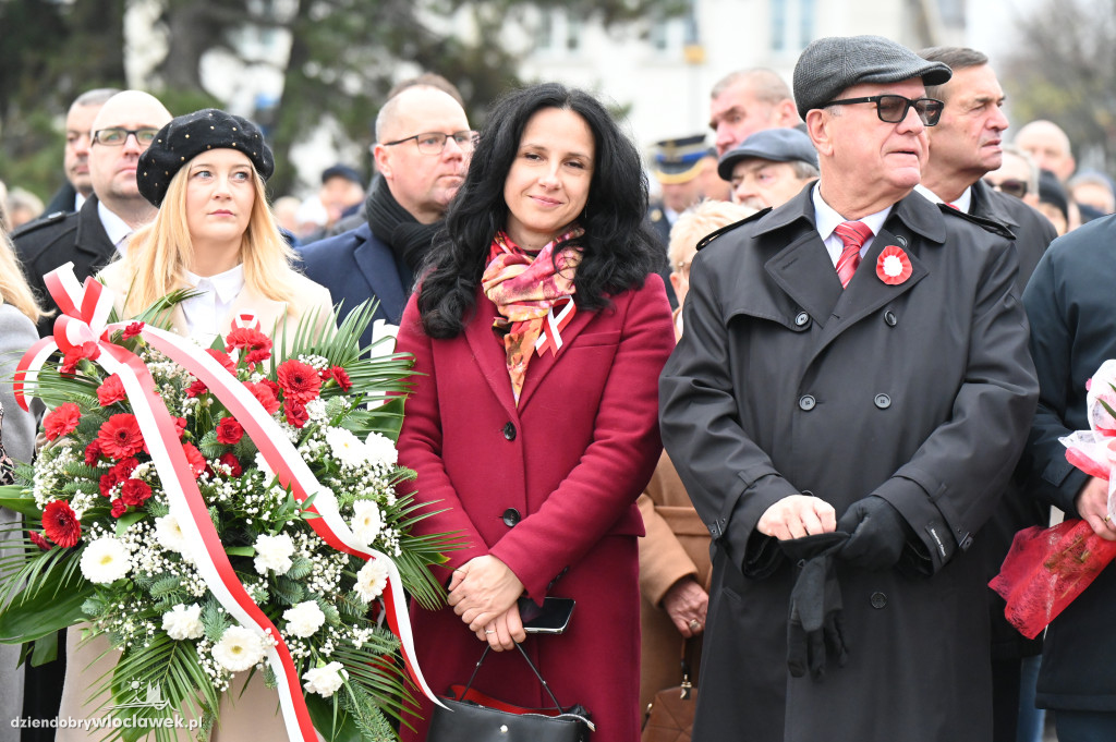 11.XI - obchody na placu Wolności
