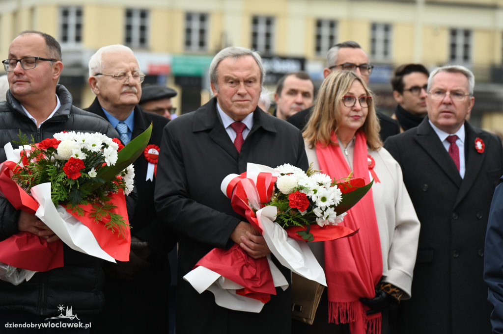 11.XI - obchody na placu Wolności