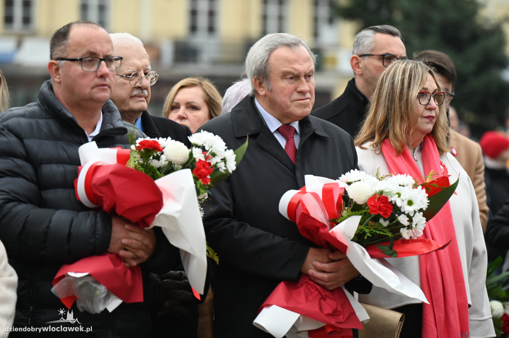 11.XI - obchody na placu Wolności