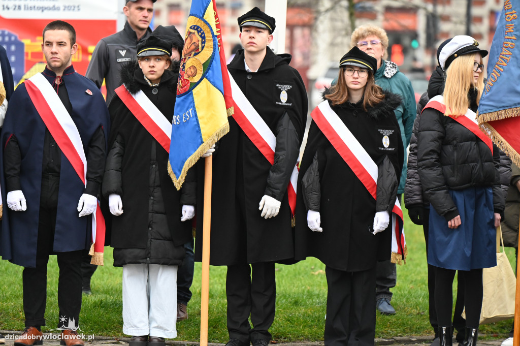 11.XI - obchody na placu Wolności