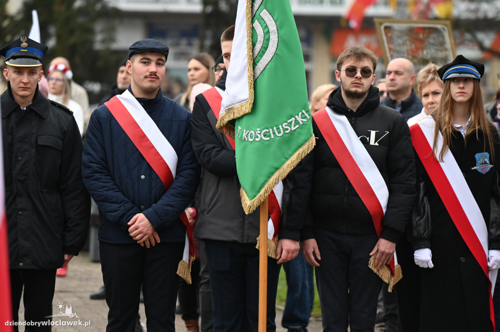 11.XI - obchody na placu Wolności