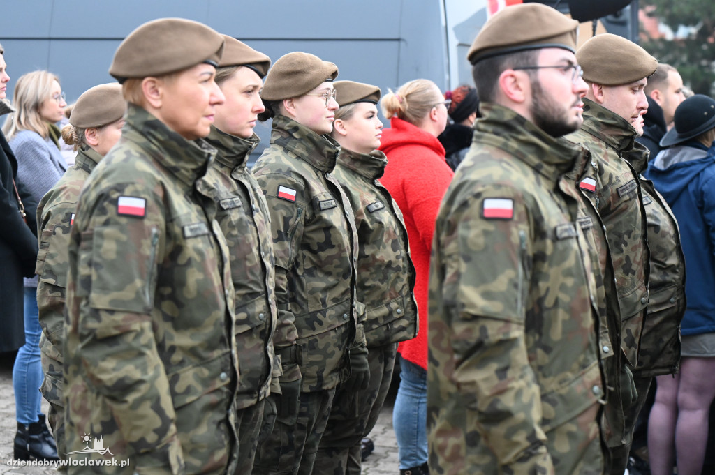 11.XI - obchody na placu Wolności