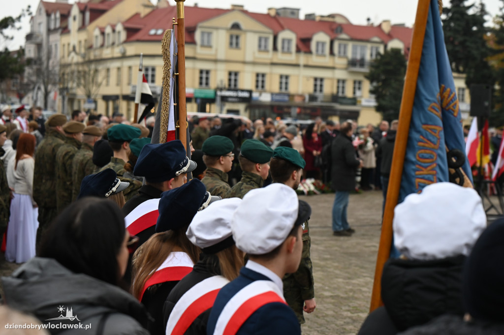 11.XI - obchody na placu Wolności