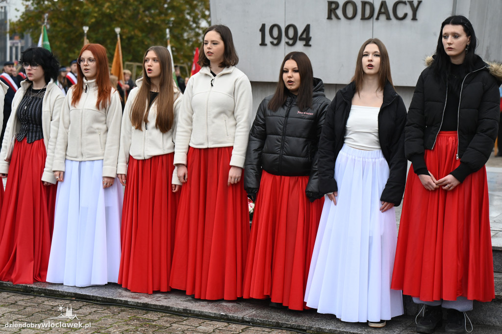 11.XI - obchody na placu Wolności
