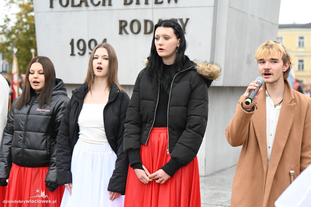 11.XI - obchody na placu Wolności