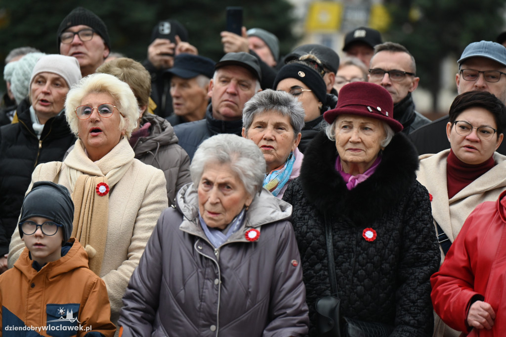 11.XI - obchody na placu Wolności