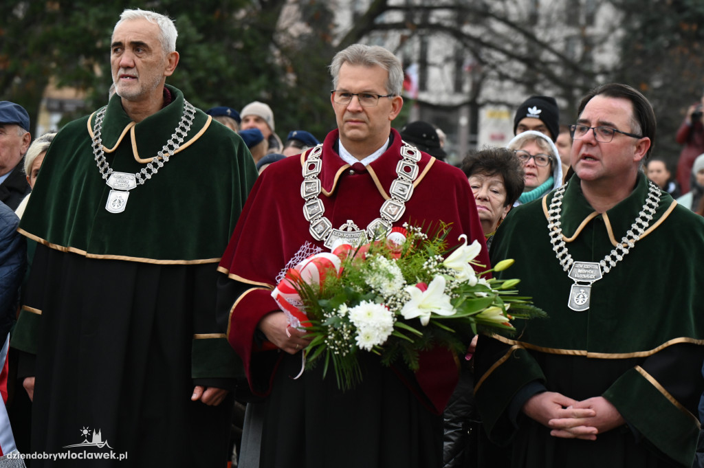 11.XI - obchody na placu Wolności