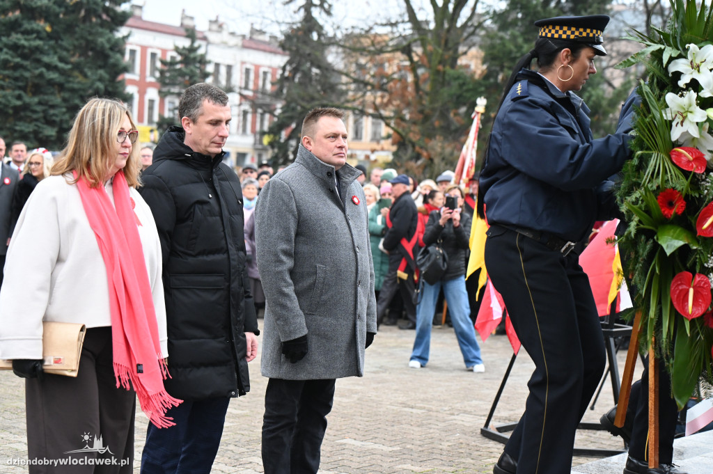 11.XI - obchody na placu Wolności
