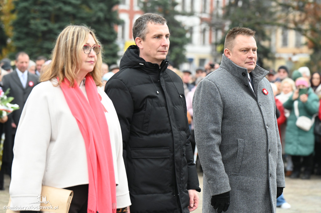 11.XI - obchody na placu Wolności