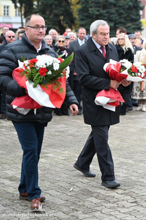 11.XI - obchody na placu Wolności