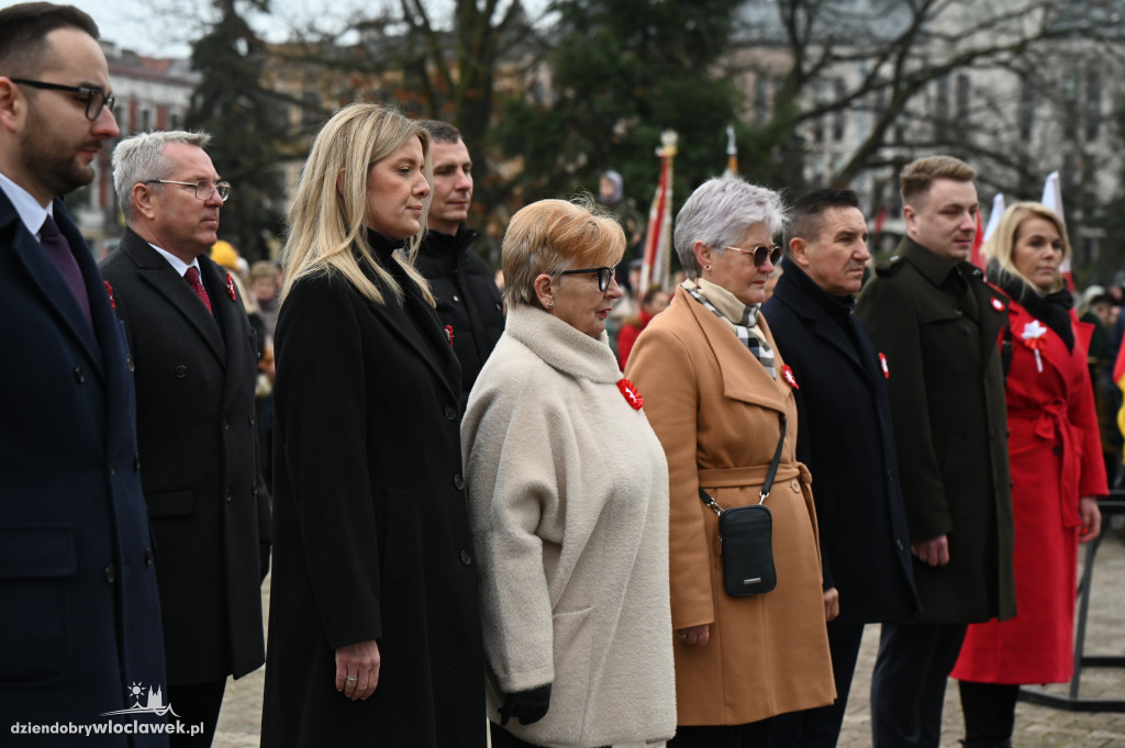 11.XI - obchody na placu Wolności
