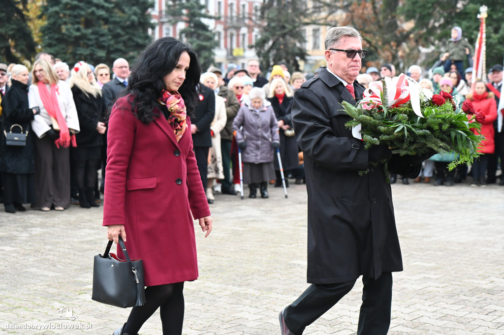 11.XI - obchody na placu Wolności