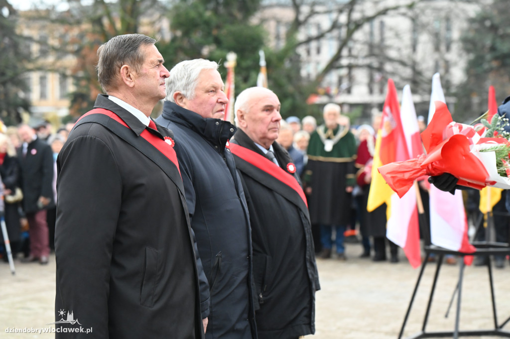 11.XI - obchody na placu Wolności