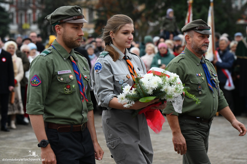 11.XI - obchody na placu Wolności
